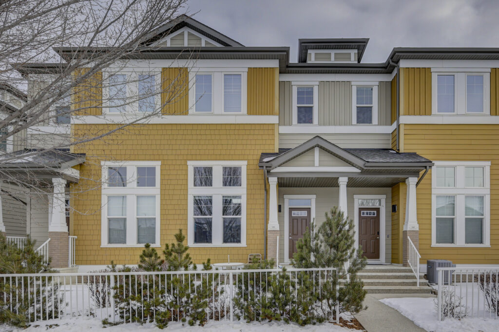 Sold: 1205 Evanston Sq NW, Calgary, AB T3P 0G9