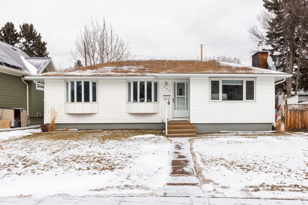 Sold: 172 Constable Road NW, Calgary, AB T2L 0S7